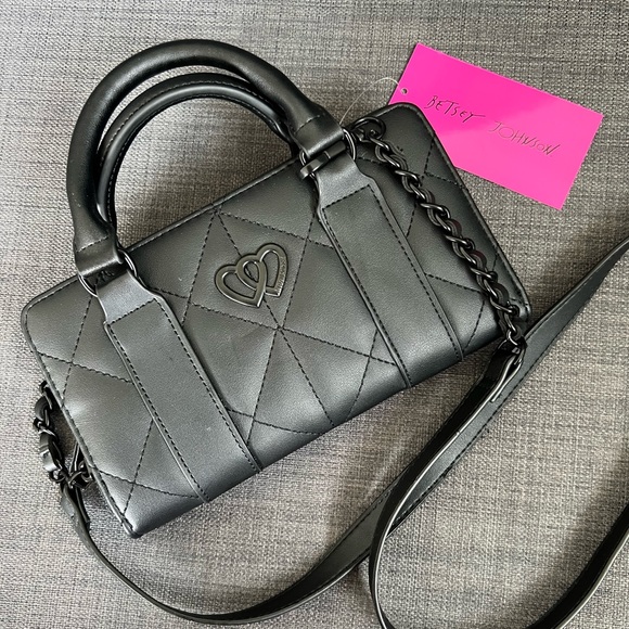 NWT BETSEY JOHNSON CROSSBODYWALLET PHONE CASE ORGANIZER